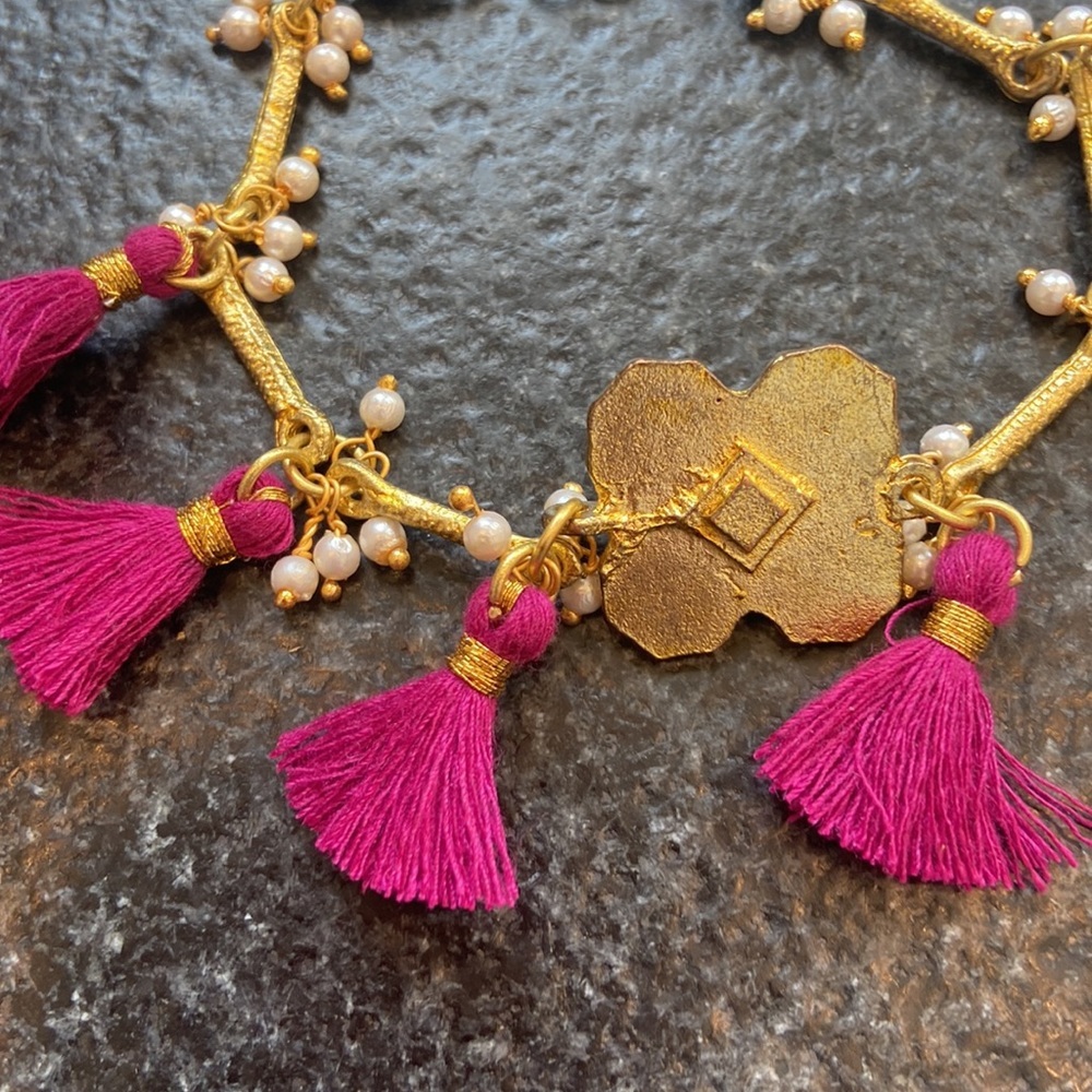 Shiraleah Freya Magenta NWT tassel bracelet Anthro boho delicate - Picture 2 of 3